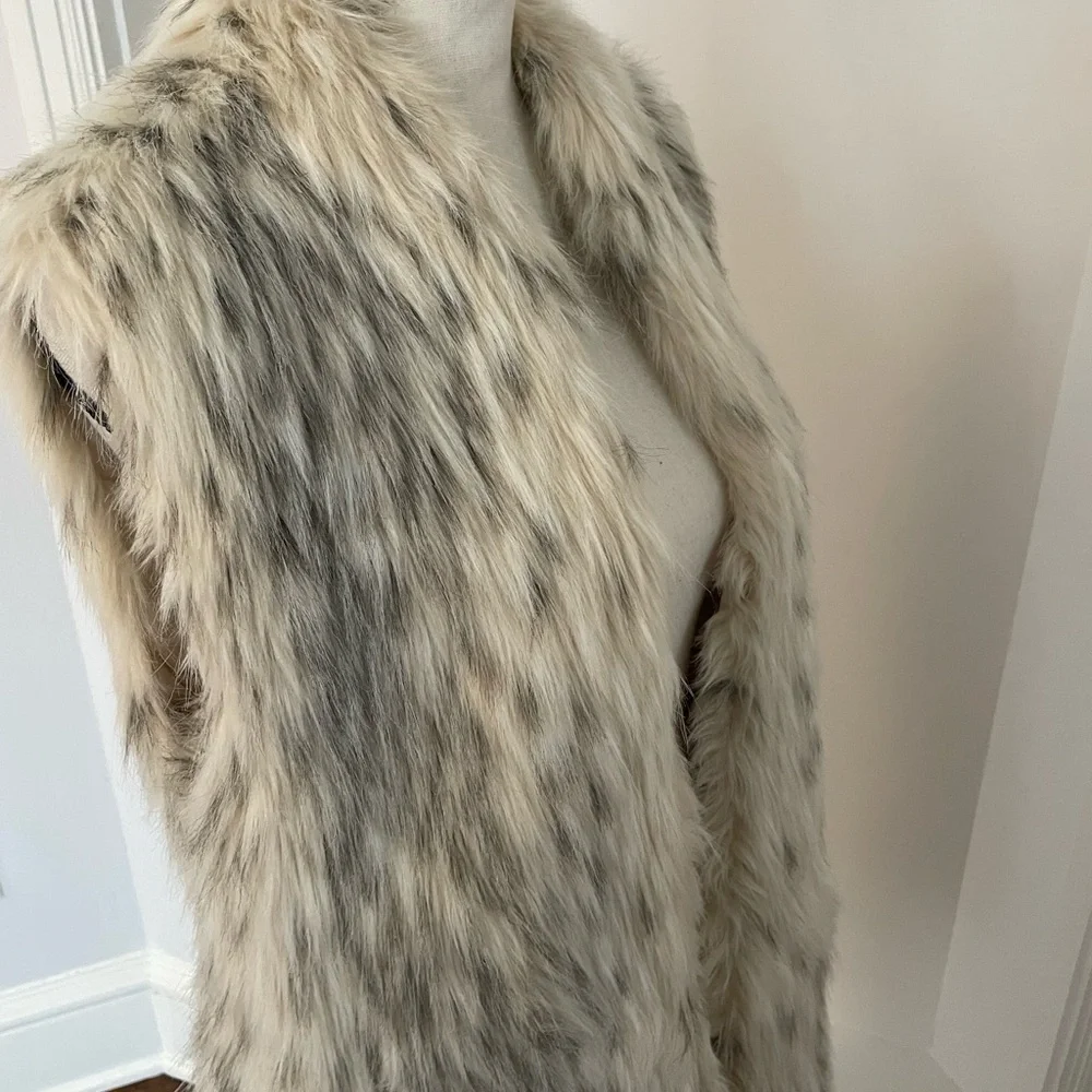 Fabulous Furs Faux Fur Vest in Cream and Gray - Picture 2 of 8